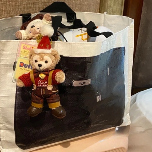 *B*i*r*k*i*n* “Print” Reusable Shopping Tote in Black - Picture 3 of 10